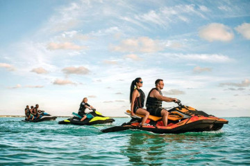grupo de jet ski em arraial do cabo